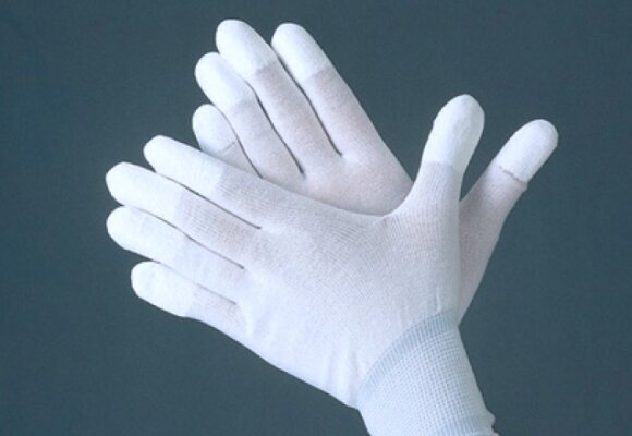 We install stretch ceilings with gloves